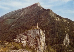 CASTELLANE Le Roc Et Notre Dame Du Roc Dominant De Ses 184m Le Village 30(scan Recto-verso) MA337 - Castellane