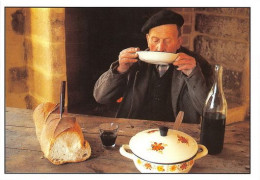 Vivre Au Pays Faire Chabrot Ou Chabrol Vieille Tradition Ou L On Verse Et Boit Du Vin 14(scan Recto-verso) MA348 - Auvergne Types D'Auvergne