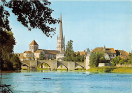 SAINT SAVIN SUR GARTEMPE L Eglise Du XIe S Et Le Vieux Pont Du XIIIe S Sur La Gartempe 13(scan Recto-verso) MA381 - Saint Savin