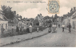 60  .n°  107535  . Clermont .la Rue Des Noyers .villageois . - Clermont