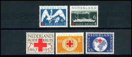  Nederland - 695/99 **    Rode Kruis - Unused Stamps
