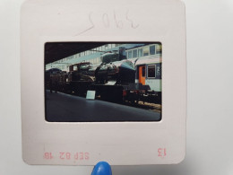 Photo Diapo Diapositive Slide TRAIN Wagon Locomotive à Vapeur C 145 PLM En 09/1982 Devant Train Corail SNCF VOIR ZOOM - Diapositives