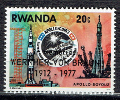 Conférence Spatiale USA - URSS Surchargé Wernher Von Braun : Rampe De Départ Apollo Et Soyouz - Unused Stamps