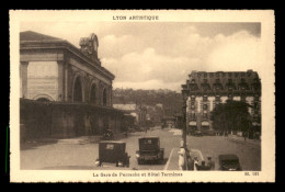 69 - LYON - 2EME - GARE DE PERRACHE ET HOTEL TERMINUS - Lyon 2