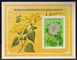 S. TOME E PRINCIPE SAO 1979 - Hibiscus Flowers, Plants, IMPERF Miniature Sheet, MNH - Sao Tomé Y Príncipe