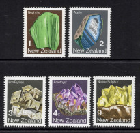 NEW ZEALAND 1982-83  " DEFINITIVES  " STAMPS MNH - Nuevos