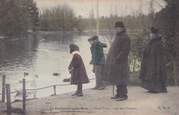 R7-94) FONTENAY SOUS BOIS - PORTE JAUNE - LAC DES MINIMES  - ANIMEE - PROMENEURS - COULEURS - EN 1906 - ( 2 SCANS ) - Fontenay Sous Bois