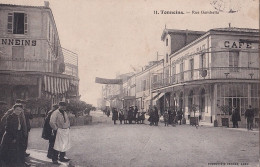 R19-47) TONNEINS -  RUE GAMBETTA -  ANIMEE - EN  1909  - ( 2 SCANS ) - Tonneins