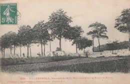 VILLEMOMBLE SOUVENIR DE 1870 MUR CRENELE SUR LA ROUTE DE ROSNY 1908 TBE - Villemomble