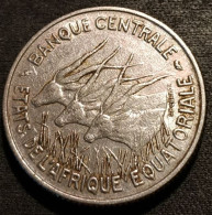 Pas Courant - AFRIQUE EQUATORIALE - 100 FRANCS 1966 - KM 5 - Otros – Africa