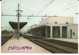 Sicilia Messina S.agata Di Militello Stazione Ferroviaria Veduta Interno Stazione Di S.agata Fine Anni 60 (v./retro) - Gares - Sans Trains