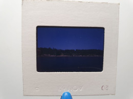 Photo Diapo Diapositive Slide à Situer Plage Lac ? En 1963 VOIR ZOOM - Diapositives