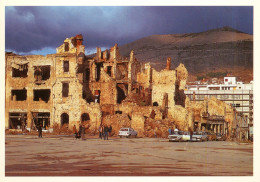 Guerre Bosnie-Herzegovine, MOSTAR , La Place D'Espagne En Ruines - (Photo SFOR) - Bosnie-Herzegovine