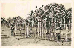 Congo Brazzaville - Oubangui - Construction D'un Village - Animée - CPA - Voir Scans Recto-Verso - Sonstige & Ohne Zuordnung