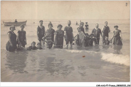 CAR-AASP7-0485 - FRANCE - CARTE PHOTO - A IDENTIFIER - FAMILLE EN BAIGNADE - Photos