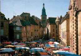 N°1082 Z -cpsm Sarlat -le Marché Sur La Place De La Liberté- - Marktplaatsen