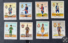 (Tv) St. Thomas 1965 Military Uniforms Complete Set - MNH - St. Thomas & Prince