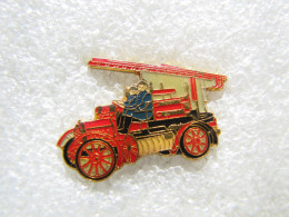 PIN'S      CAMION  POMPIERS - Firemen