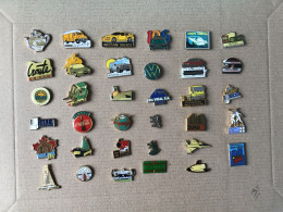 Pin’s - Lot De 85 Pin’s Avec Attaches - Sets