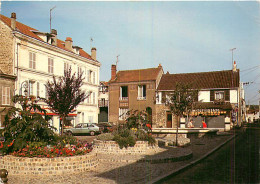 78* LES MUREAUX  Place Rouget  CPM (10x15cm)            MA66-0176 - Les Mureaux