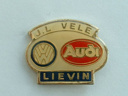 PIN'S AUDI VW  - J.L VELE  LIEVIN - Audi