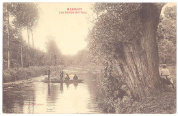 CPA 91 -  MENNECY (Essonne) - Les Bords De L'eau (animée, Barque) - Mennecy