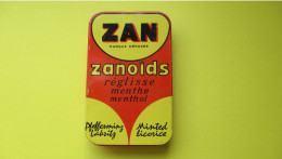 Boîte Ancienne Tôle Et Plastique ZAN Zanoïds  Pleine (ATTENTION Bonbons Plus Comestibles) 8 Cm X 5 Cm Hauteur : 1,2 Cm - Boîtes