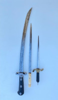 TROIS DAGUES / POIGNARDS - Knives/Swords