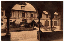 CPA BELGIQUE - Abbaye D'Orval - Cours D'entrée Vue Du Porche De La Maison Des Retraitants - Florenville