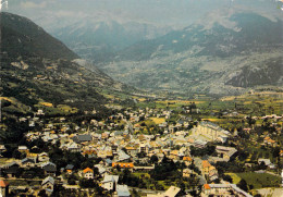 05 - Guillestre - Vue Générale - A Droite, Fort De Montdauphin - Au Fond, Vallée De La Durance - Guillestre