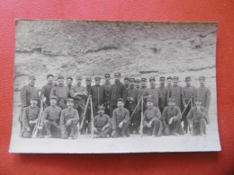 Carte Photo - Militaria - Guerre - Soldats De La 115e Compagnie - Fusil LEBEL - Kasernen