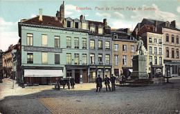 BRUXELLES - Place De L'ancien Palais De Justice - Marktpleinen, Pleinen