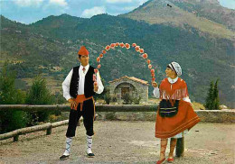 Folklore - Danses - Pays Catalan - Préparation à La Danse Des Arceaux - Carte Neuve - Voir Scans Recto Verso - Bailes