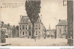 ALCP1-51-0097 - FERE-CHAMPENOISE - Marne - Place De L'hôtel De Ville  - Fère-Champenoise