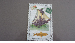 1er Avril - N°75715 - Poisson Sous Un Bateau Fleuri - Carte Dentelée Avec Ajouti, Chromo - 1er Avril - Poisson D'avril