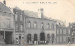 80 - N°75952 - AILLY SUR NOYE - La Place De L'Hôtel-de-Ville - Ailly Sur Noye