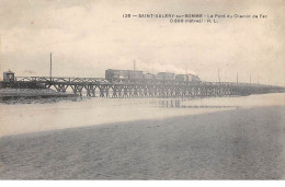 80 - N°74481 - SAINT-VALERY-SUR-SOMME - Le Pont Du Chemin De Fer - Train - Saint Valery Sur Somme