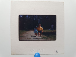 Photo Diapo Diapositive Slide à Situer FAMILLE Beaux Petits Enfants En 1963 VOIR ZOOM - Diapositives