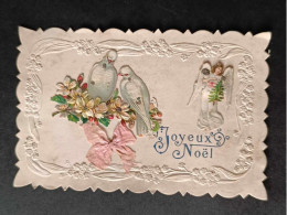 Joyeux Noël - Carte 3D - Ange - Colombe - Bord Relief Et Découpé - Carte Postale Ancienne - Autres & Non Classés