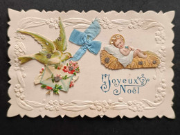 Joyeux Noël - Carte 3D - Enfant Jésus - Colombe Qui Transporte Une Lettre - Bord Relief  - Carte Postale Ancienne - Autres & Non Classés