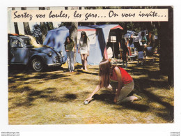 HUMOUR Belle Partie De Boules Pétanque Triplette Féminine Citroën 2CV Seule Camping Tentes En 1973 - Petanque