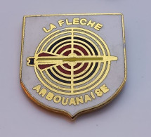 N363 Pin's Tir à L'arc La Flèche Arbouanaise à Arbouans Doubs Qualité EGF Achat Immédiat - Boogschieten