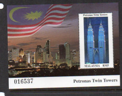 HOLOGRAMS - MALAYSIA - 1999 - PETRONAS TOWER  HOLOGRAM  SOUVENIR SHEET  MINT NEVER HINGED  - Hologramme