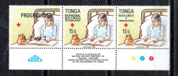 Noël. 125ème Anniversaire Croix-Rouge Et Croissant Rouge Et 25ème Anniversaire Croix-Rouge Nationale : Fillette Alitée - Tonga (1970-...)