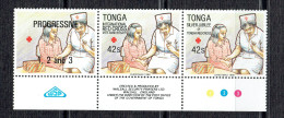 Noël. 125ème Anniv Croix-Rouge Et Croissant Rouge Et 25ème Anniv Croix-Rouge Nationale : Infirmière Prenant Le Pouls - Tonga (1970-...)