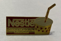 PINS  NESTLE Chocolat Au Lait Extra Fin Au Lait Entier / 33NAT - Getränke