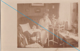 Ak Fotokarte Stadtoldendorf Sommer 1916 Frau In Wohnzimmer - Holzminden