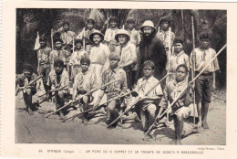 CONGO - Un Pere Du Saint Esprit Et Sa Troupe De Scouts A Brazzaville - Congo Français