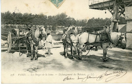 PARIS. Les Berges De La Seine. Déchargement Des Bateaux. - La Seine Et Ses Bords