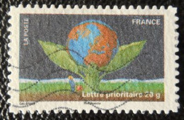 535 France 2011 Oblitéré Autoadhésif  Fête Du Timbre La Terre Homme Arrosant Une Plante Contenant La Terre - Altri & Non Classificati